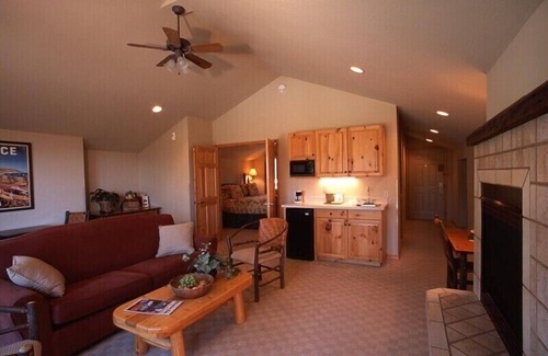 Woods Bay Cabin | Mountain Lake Lodge