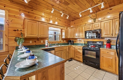 Sevierville Cabin | Mountain Lake Lodge! Slide into Fun! Families Love