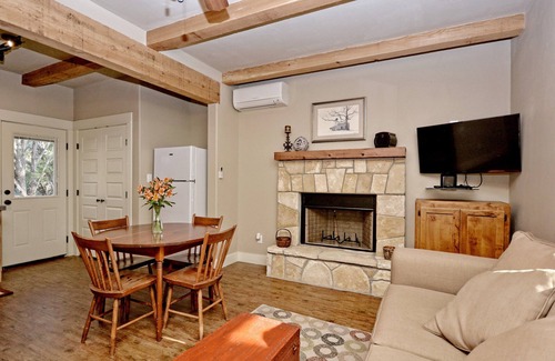 Wimberley Cabin | Mountain Laurel I 2Br Cabin near Square!
