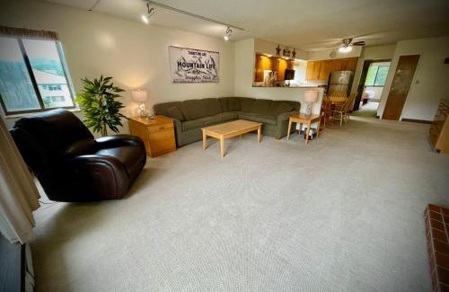 Jeffersonville Apartment | Mountain Life Retreat at Smuggler's Notch Resort