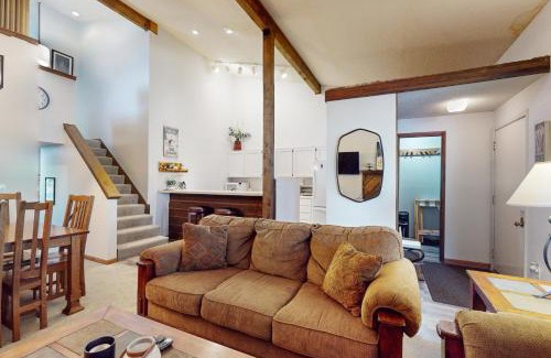 Eagle-Vail Apartment | Mountain Living