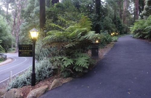 Mount Dandenong Bed & Breakfast | Mountain Lodge