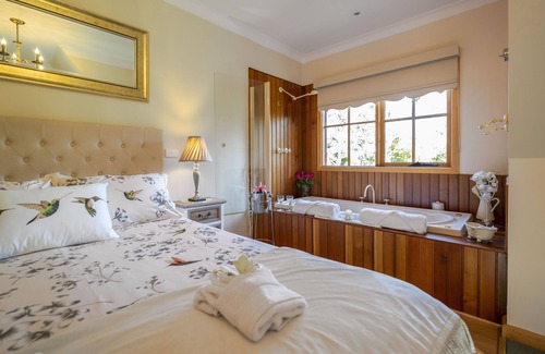 Mount Dandenong Bed & Breakfast | Mountain Lodge