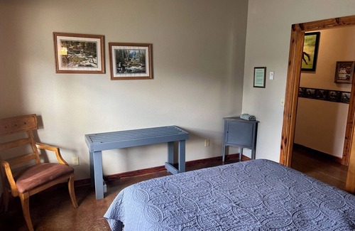 Deadwood Cabin | Mountain Lodge for 24! Holiday Gatherings, Retreats & Winter Escapes