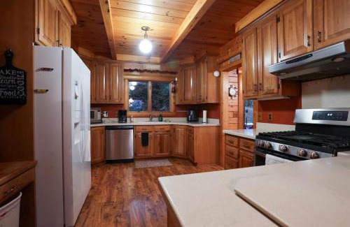 Natural Bridge House | Mountain Lodge - Heated Pool 83 Degrees