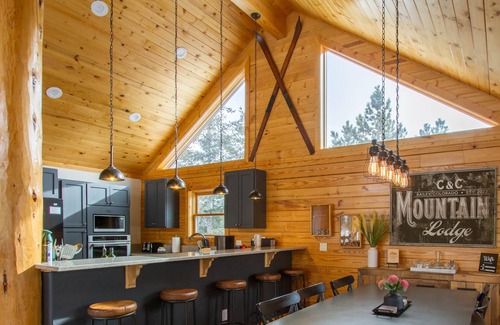 Bailey Cabin | Mountain Lodge. Large kitchen hot tub, fire pit.
