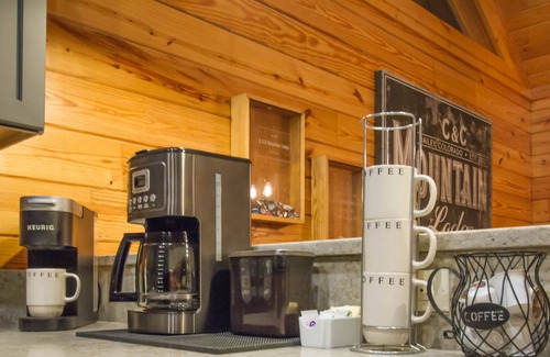 Bailey Cabin | Mountain Lodge. Large kitchen hot tub, fire pit.
