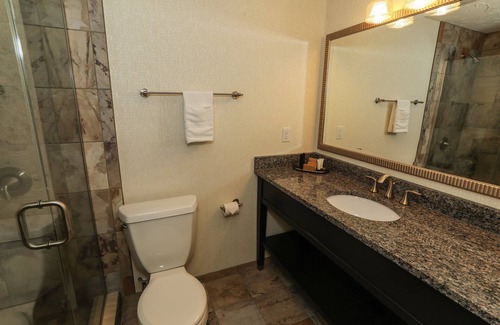 Fairfield Cabin | Mountain Lodge Retreat | Balcony + Ski Access