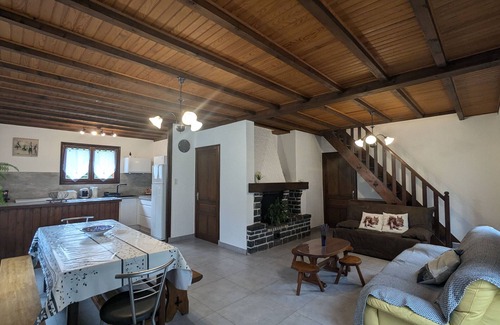 Araules Cottage | Mountain Lodge with Fireplace - 4 Bedrooms, Pet Friendly