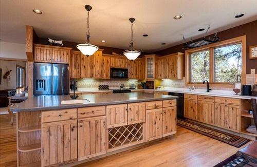 Lake George Cabin | Mountain Lodge with sauna-350acres. 5 minutes from fishing, kayaking, boating