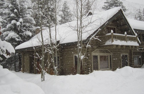 Timbercreek Lodges House | Mountain Log Home overlooking Gore Creek