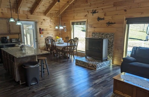 Mountain City Cabin | Mountain Log Home w/Open Floor Plan & Mountain Views