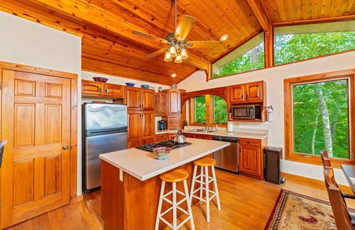 Old Fort House | Mountain Lure: VIEWS OF BLUE RIDGE MTNS & LAKE LURE - NEAR ASHEVILLE & BLACK MTN