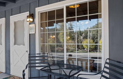 Almont House | Mountain Magic: Cozy Cabins, World-Class Fishing & Rocky Mountain Charm
