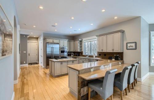 Black Hawk House | Mountain Majesty home