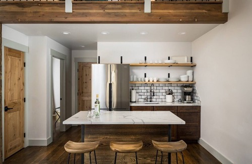 Blue River House | Mountain Manor · Mountain Manor| Luxury Home 5 min to Breck| HotTub