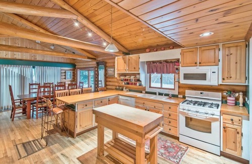 Driggs House | Mountain Meadow Haven ⁓ Hot Tub ⁓ Heated Garage