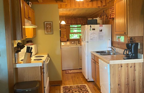 Bryson City Cabin | Mountain Memories Cabin at Great Smoky National Park/NEW