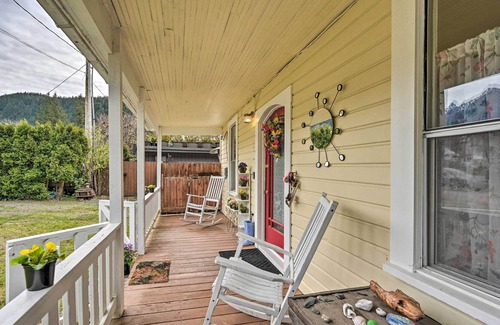 Index House | 'Mountain Memories:' Cozy Small Town Escape