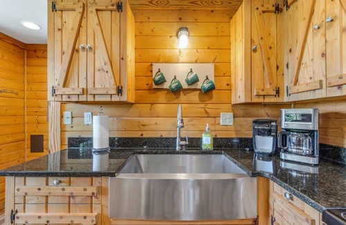 Stanardsville Cabin | Mountain Mist | 2 Bed, 2 Bath