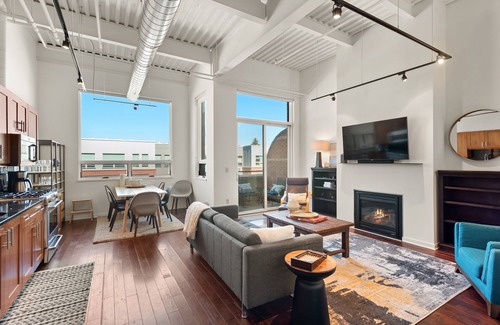 Basalt Condo | Mountain Modern | Deck, Gym, Fireplace, A/C
