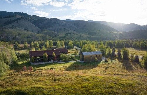 Sun Valley Apartment | MOUNTAIN MODERN KETCHUM/SUN VALLEY CASITA WITH DIRECT TRAIL ACCESS.
