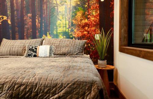 Saluda House | Mountain Moonlight at Saluda Mountain Retreats