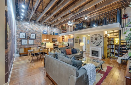 Bristol Apartment | Mountain MusicLoft Downtown,Music/Racing
