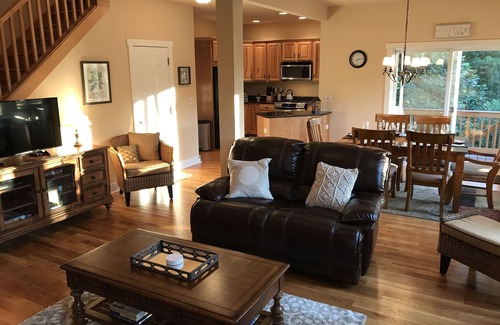 Marshall House | "Mountain Overlook" ~ Blue Ridge Luxury Retreat