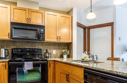 Canmore Condo | Mountain Paradise"at Falcon Crest Lodge