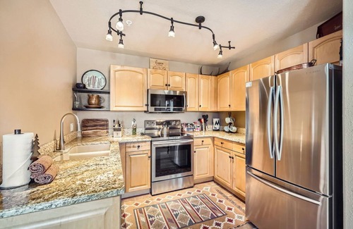 Mountain House Condo | Mountain Paradise Awaits: Breathtaking 2-Bedroom Condo in Hidden River Lodge!