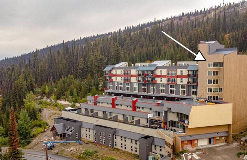 Big White Ski Resort Condo | Mountain Penthouse with elevator ski in/out pet friendly
