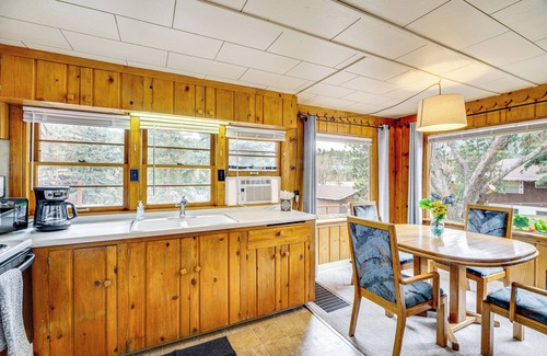 Cascade Cabin | Mountain Retreat at Base of Pikes Peak!