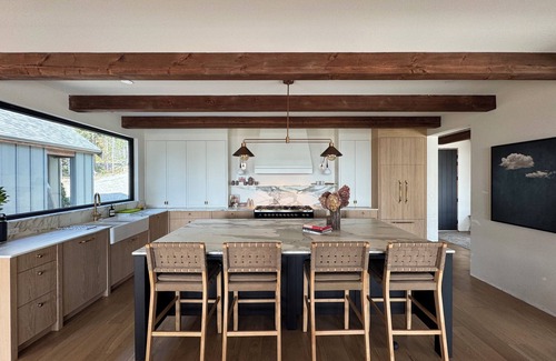 Roberts Creek House | Mountain Retreat with unobstructed ocean views!