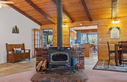 Peter Pan House | Mountain Retreat Firepit/BBQ Games