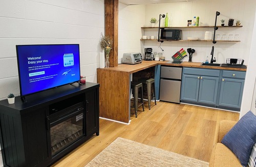 Weaverville House | Mountain Retreat Guest Suite- 5 minutes from Blue Ridge Parkway!