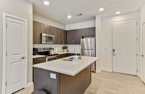 Draper Apartment | Mountain Retreat | Gym | Pool | Central | Hot Tub
