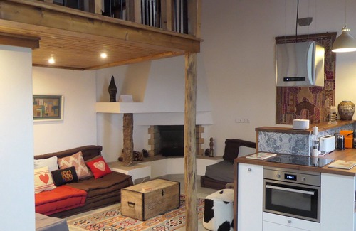 Monchique Villa | Mountain Retreat in Magical Setting with Heated Pool and Beautiful Garden