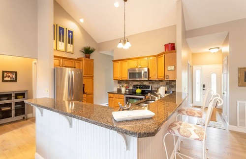 Village on the New House | Mountain Retreat in West Jefferson