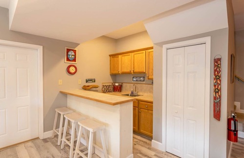 Village on the New House | Mountain Retreat in West Jefferson