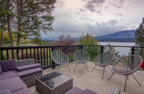 East Kootenay House | Mountain Retreat, Panoramic Lake Views