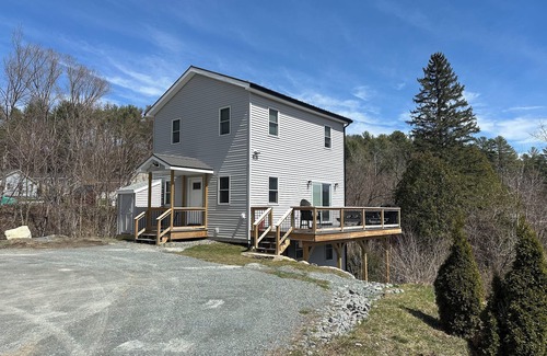 Littleton House | Mountain Retreat-Scenic View-Babbling BrooknWalk to: shop-brewery-covered bridge