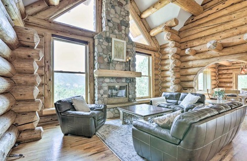 Glenwood Springs House | Mountain Retreat with Deck Ski, Soak, Golf and Hike!