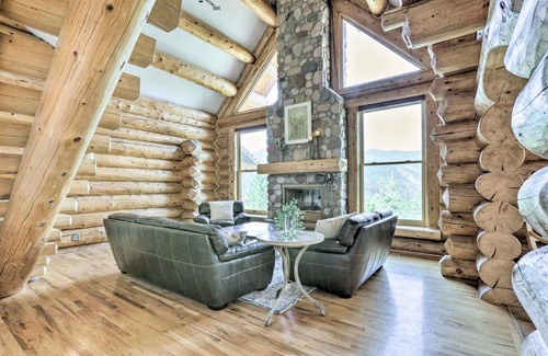 Glenwood Springs House | Mountain Retreat with Deck Ski, Soak, Golf and Hike!