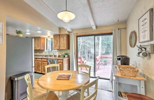 Kings Valley House | Mountain Retreat w/Hot Tub!