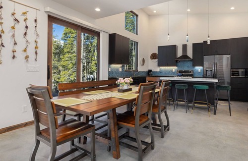 Estes Park House | Mountain Retreat with Panoramic Views & WiFi in Estes Park