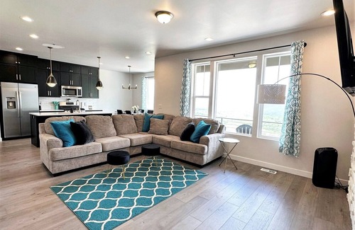 Park City House | Mountain Retreat with Stunning Views - Minutes from Skiing and Lakes - Sleeps 12