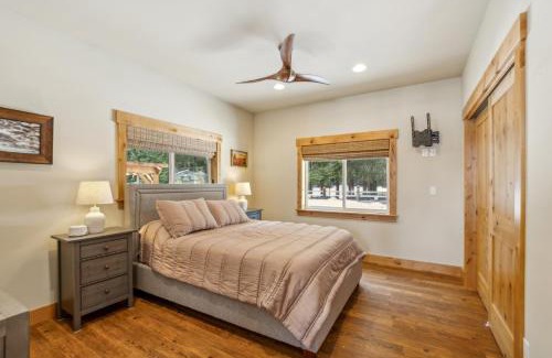Ronald House | Mountain Retreat with Hot Tub, Game Room and Yard home