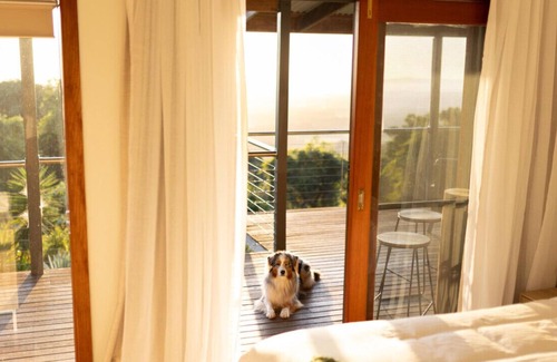 Wolvi House | Mountain Retreat with ocean views