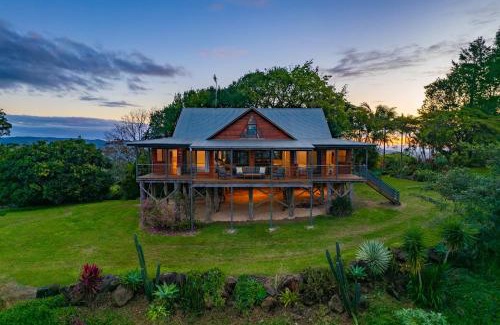 Wolvi House | Mountain Retreat with ocean views and fireplace